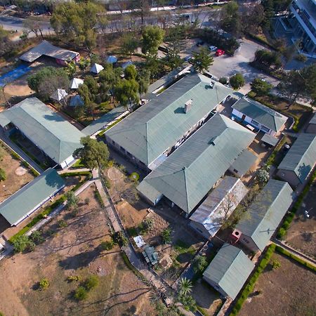 Mbeya Hotel Bagian luar foto
