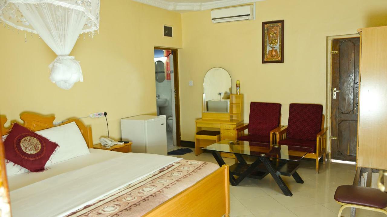 Mbeya Hotel Bagian luar foto